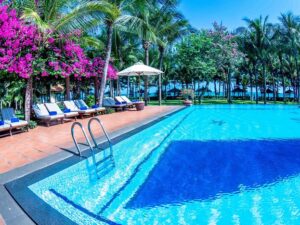 Bể bơi Sunny Beach Resort